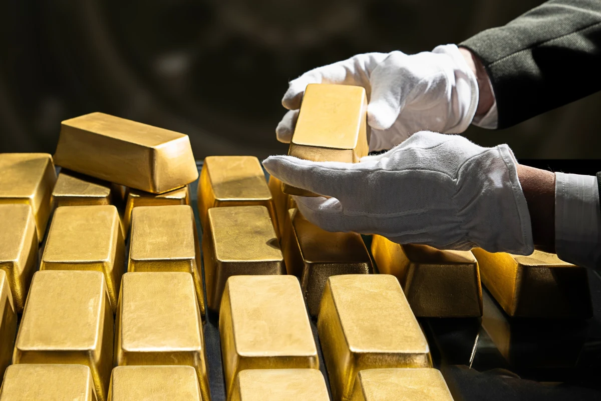 Anonimowy darczyńca przekazał miastu Osaka w Japonii sztabki złota o łącznej wadze 21 kilogramów. Według burmistrza Hideyuki Yokoyamy, dar – wyceniany na około 13 milionów złotych – ma zostać przeznaczony na remont miejskich rur wodociągowych. Informację podał dziennik "Guardian".