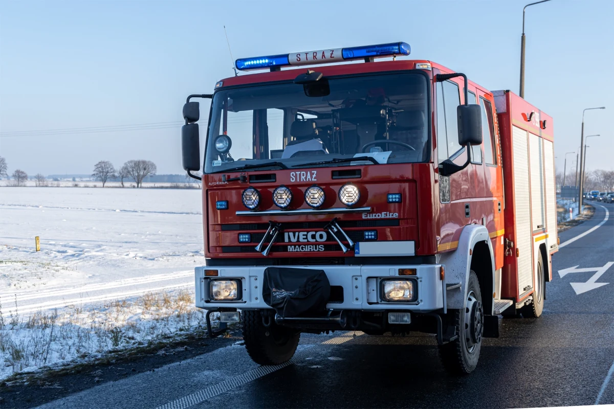 1,6 promila alkoholu miał strażak, który kierował wozem strażackim w trakcie interwencji w Tchórznicy Włościańskiej na Mazowszu. 31-latek został zatrzymany - ustaliła dziennikarka RMF FM.