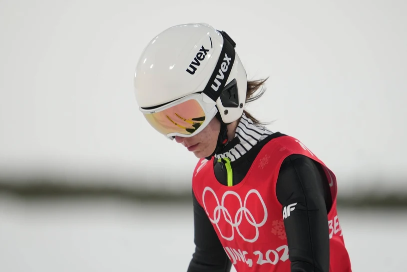 Polska olimpijka z medalem i zapłakana ogłasza. "Zawieszam karierę"