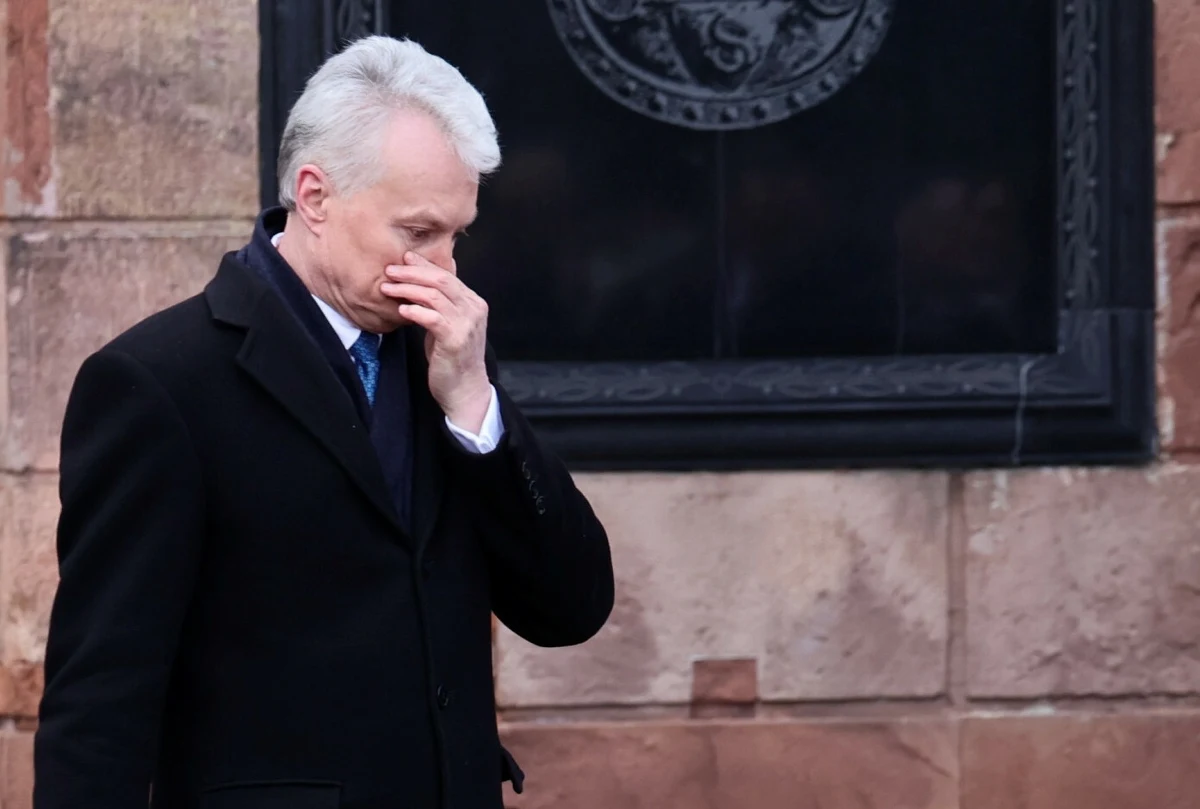Tajemnicza kontuzja prezydenta Litwy. Gitanas Nauseda został w poniedziałek wypisany z Republikańskiego Wileńskiego Szpitala Uniwersyteckiego po przeprowadzonej operacji - poinformowano w komunikacie kancelarii głowy państwa.
