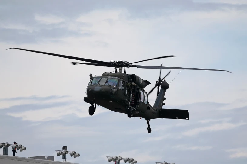 Armia wypowiada wojnę kartelowi. W ruch poszedł Black Hawk z minigunem