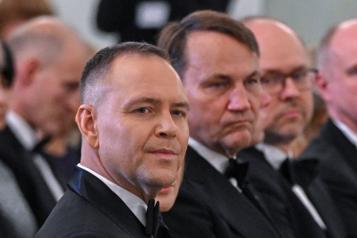 Sikorski ostrzega Nawrockiego. "Wojsko i służby mu powiedzą"