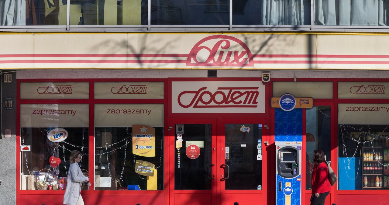 Kultowa sieć znika z mapy Polski. "To proces bolesny, ale wpisany w realia"