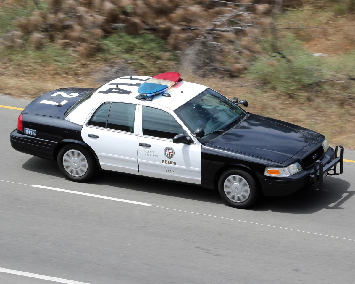 ​Sprawa, która przez lata budziła ogromne emocje i falę spekulacji, doczekała się zaskakującego finału. Po ponad dwóch dekadach od tajemniczego zaginięcia Michelle Hundely Smith z Eden w Karolinie Północnej, kobieta została odnaleziona cała i zdrowa.