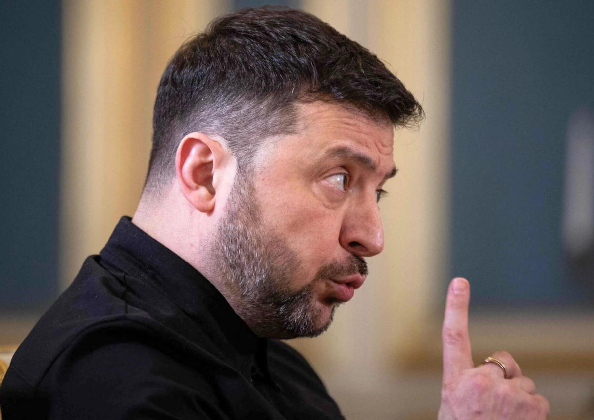 Prezydent Ukrainy Wołodymyr Zełenski w wywiadzie dla "Financial Times" ocenił, że Rosja i Ukraina znajdują się na "początku końca" największego europejskiego konfliktu od czasów II wojny światowej. Jednocześnie ostrzegł Stany Zjednoczone i cały świat przed - jak to ujął - "grą negocjacyjną" Rosji. "Bawią się Trumpem i całą resztą. Tak właśnie jest. Putin uważa, że wygląda przekonująco i można mu ufać. Nie. Jest kiepskim aktorem" - stwierdził Zełenski.