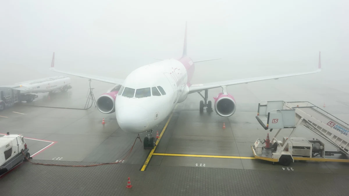 Tanie linie lotnicze Wizz Air uruchomiły nową platformę rezerwacyjną Wizz Link, która ma uprościć planowanie lotów z przesiadkami. Choć system pozwala na zakup biletu obejmującego kilka odcinków podróży w jednej rezerwacji, pasażerowie nadal będą musieli samodzielnie zadbać o przesiadkę.