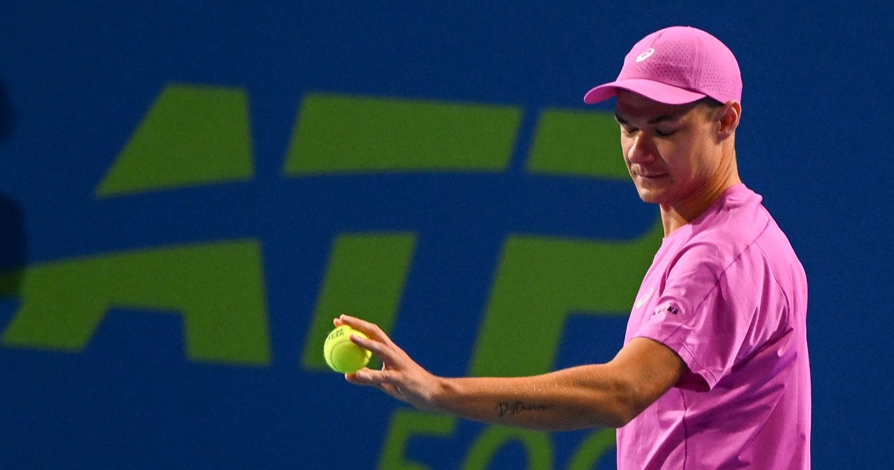 Trzy sety w meczu Majchrzaka. Nie będzie meczu z Hubertem Hurkaczem