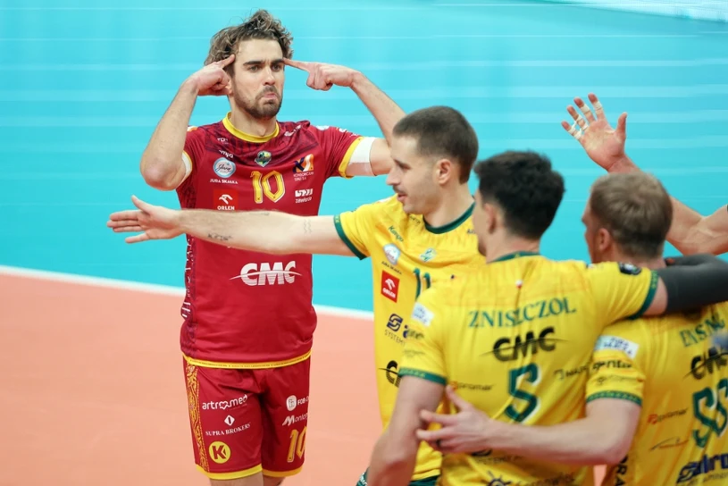 Lider PlusLigi wpadł w tarapaty. Odpowiedź rzuciła rywali na deski