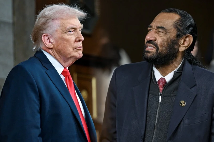 Pokazał Trumpowi wiadomość. Kongresmen wyprowadzony z sali