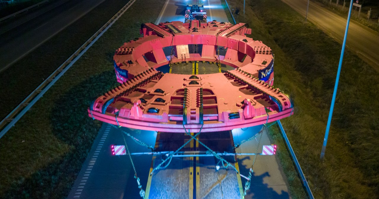 Kolosy na polskich drogach. Tak wyglądają największe transporty w Polsce