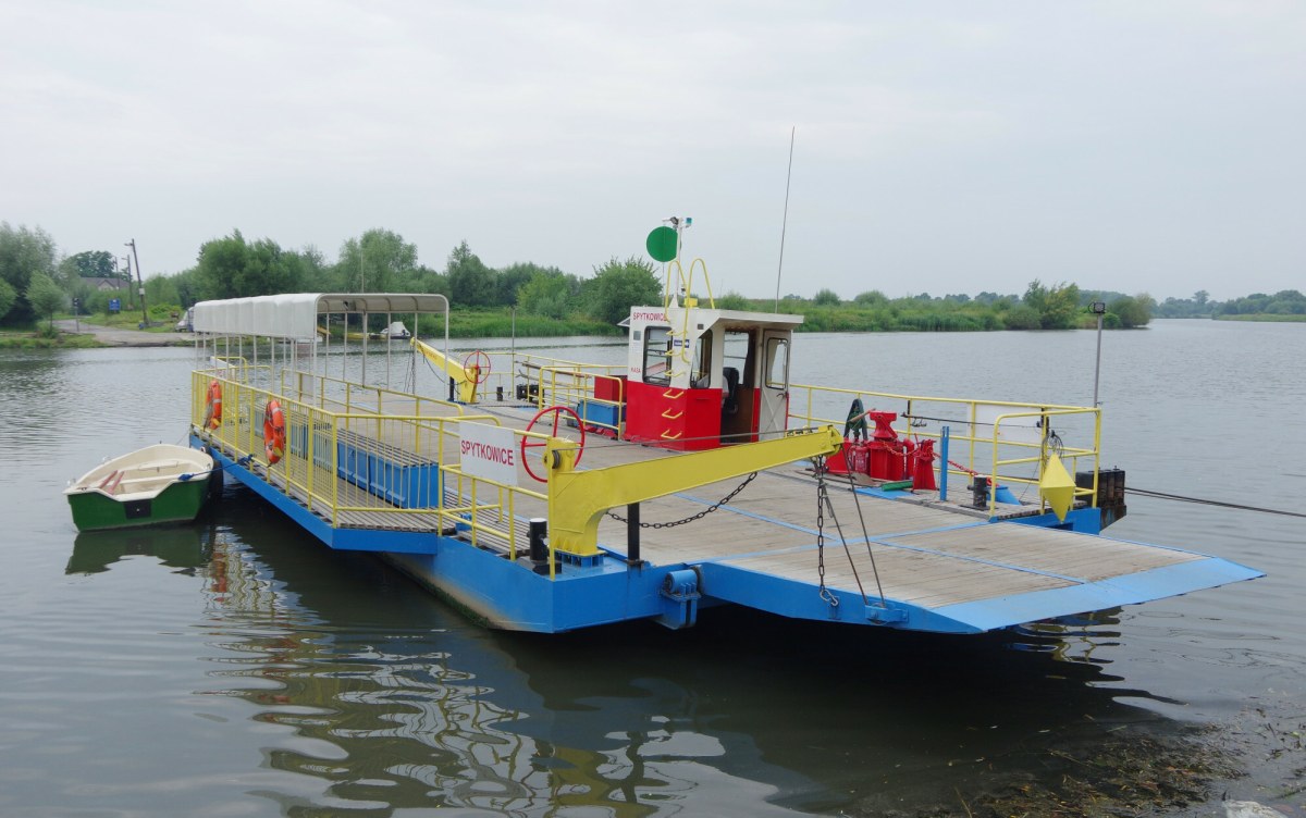 Wisła zatrzymała prom "Drogowiec". Mieszkańcy muszą korzystać z objazdów