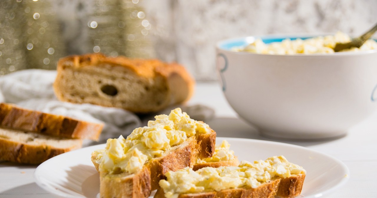 Prosty dodatek, wielka zmiana w smaku. Tak odmienisz kanapki w 5 minut