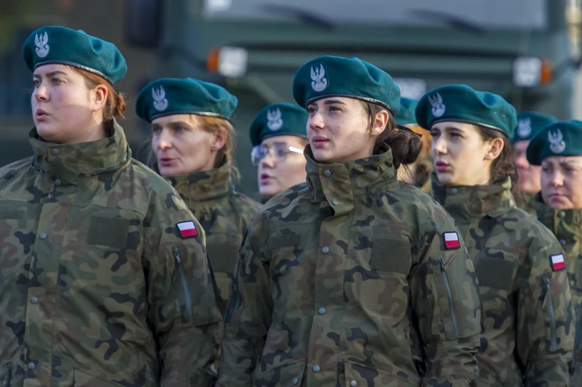 Proponuje kwalifikację wojskową po nowemu. Domaga się obowiązku dla kobiet