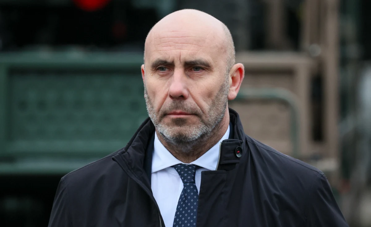 Jak zaimplementować program SAFE, by był w pełni wykorzystany w polskiej produkcji zbrojeniowej? Czy wojsko jasno określiło, jakie ma potrzeby i czego oczekuje od Polskiej Grupy Zbrojeniowej? Czy trzeba będzie rozbudowywać taśmy produkcyjne, by wykorzystać w Polsce pieniądze z SAFE? Jak skutecznie łączyć sprzęty wojskowe produkowane w różnych państwach? Czy zakupy na wielu rynkach są skuteczne? Między innymi o tym porozmawiamy z Adamem Leszkiewiczem, prezesem Polskiej Grupy Zbrojeniowej. Zapraszamy!