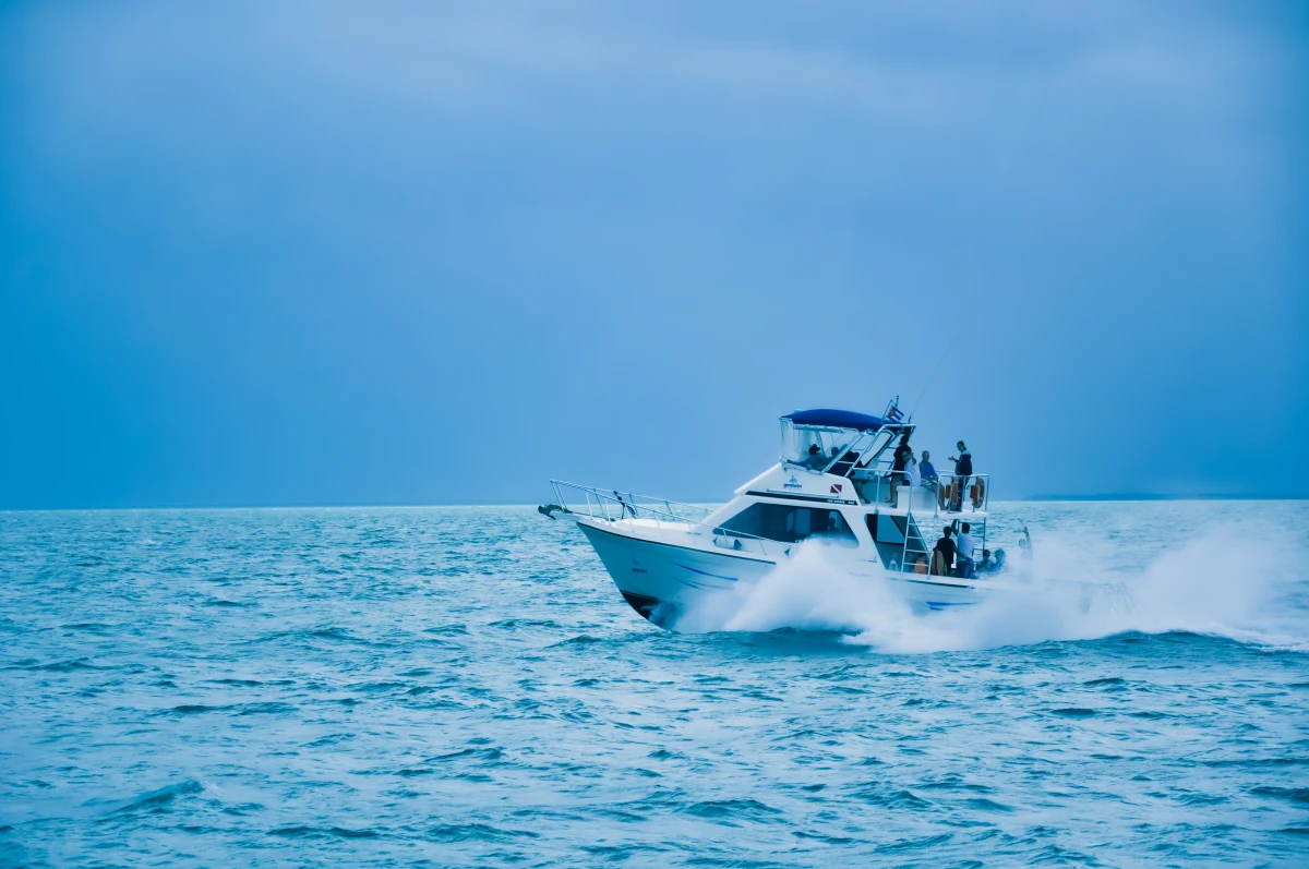 Strzelanina u wybrzeży Kuby. W środę cztery osoby zginęły, a siedem innych zostało rannych po tym, jak motorówka z Florydy wpłynęła na wody terytorialne Kuby i otworzyła ogień do kubańskich sił zbrojnych, które odpowiedziały ogniem - poinformowało kubańskie Ministerstwo Spraw Wewnętrznych w oświadczeniu.