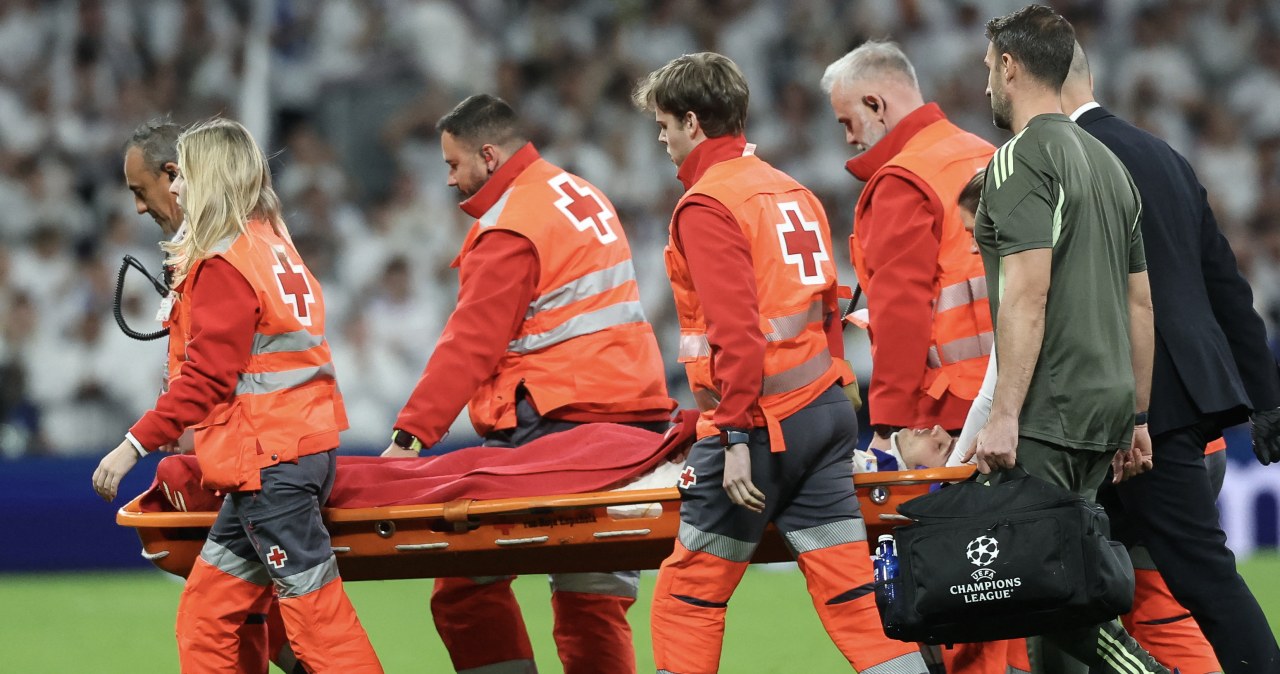 Dramat w Madrycie. Gwiazdor Realu padł na murawę. Nosze wkroczyły do akcji