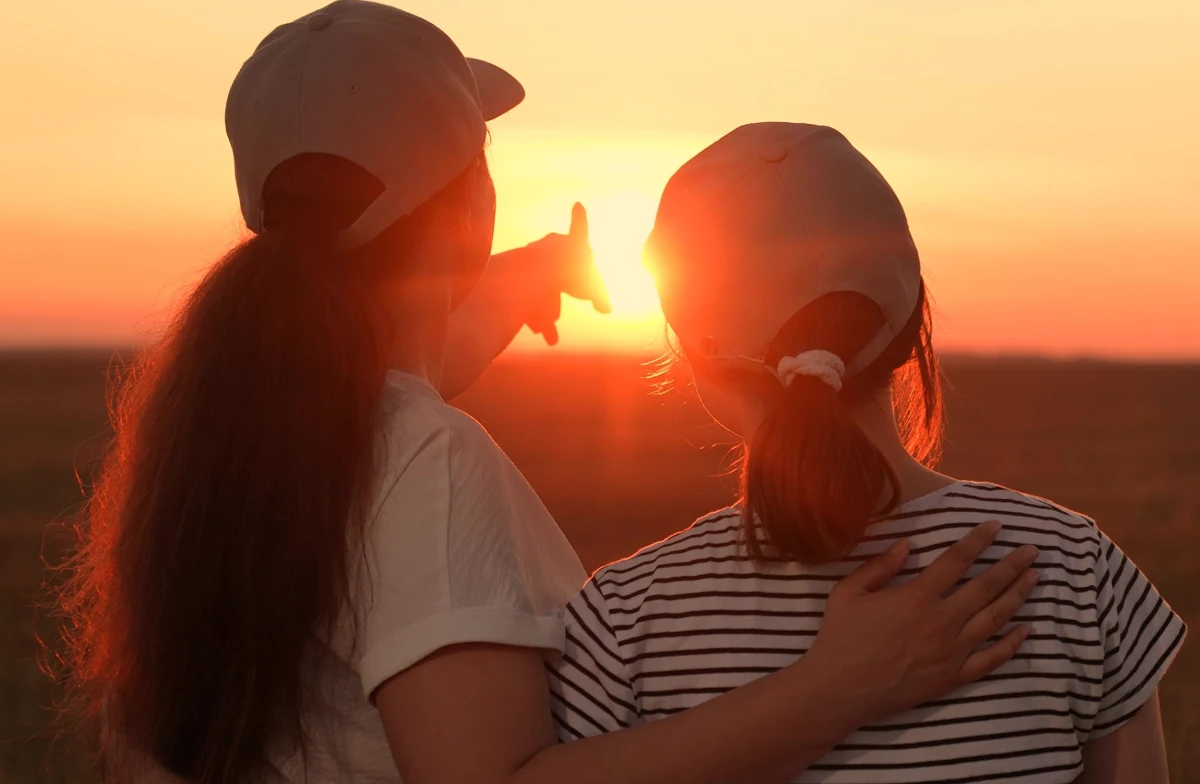 Czy to już wiosna? Co prawda poranki wciąż chłodne, miejscami nawet mroźne, ale w ciągu dnia czeka nas słoneczna i ciepła aura. Termometry wskażą nawet 17 stopni Celsjusza.