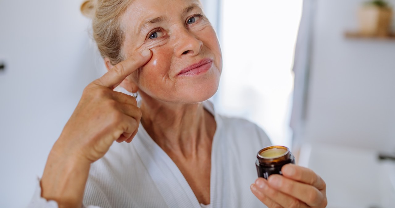 Działa silniej niż krem anti-aging. Kup w aptece, stosuj 2 razy w tygodniu