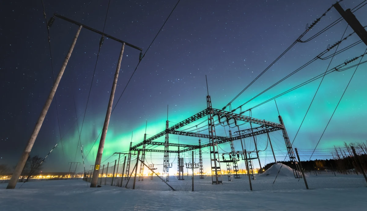 Szwedzka policja została postawiona w stan gotowości po otrzymaniu informacji o możliwym zagrożeniu dla infrastruktury energetycznej w regionie nordyckim – poinformowała telewizja TV4. Według doniesień, za groźbą stoi osoba powiązana z obcym państwem, a potencjalny atak miałby nastąpić "w najbliższej przyszłości". Nie ujawniono jednak, o które państwo chodzi ani nie podano konkretnej daty.