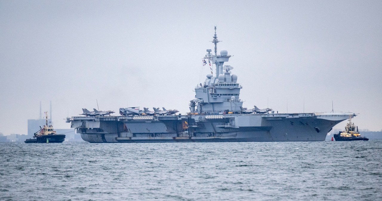 Rosyjski dron nad lotniskowcem. Szwedzkie wojsko w akcji na Bałtyku