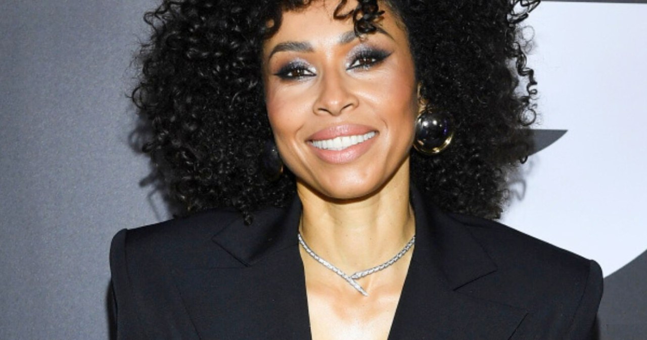 Omenaa Mensah wsadziła kij w mrowisko. Dlatego woli pracować z kobietami