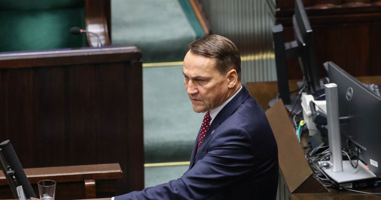 Burzliwa debata w Sejmie. Sikorski oskarżył PiS o chęć polexitu Burzliwa debata w Sejmie. Sikorski oskarżył PiS o chęć polexitu