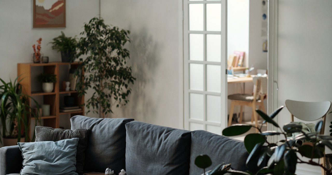 Tak ustawiona kanapa przyniesie mnóstwo pecha. Układ sprzyja napięciu