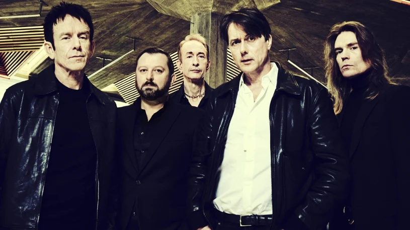 Fani czekali na to siedem lat! Ikona britpopu powraca do Polski