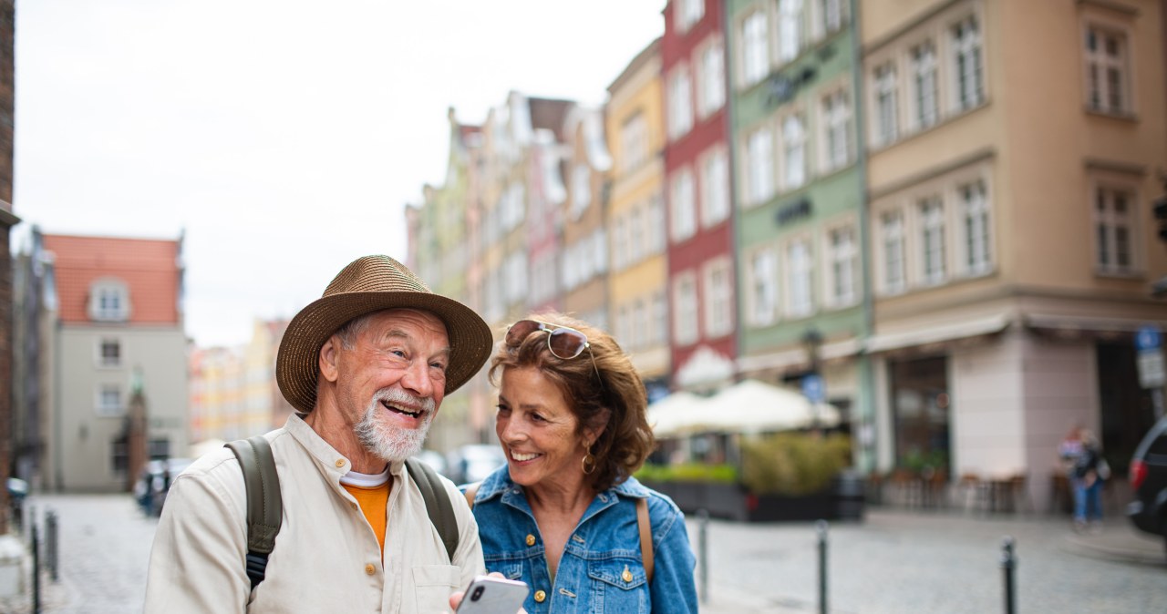 Pokolenie 50+ zmienia styl życia. Sprzedają domy i ruszają w świat