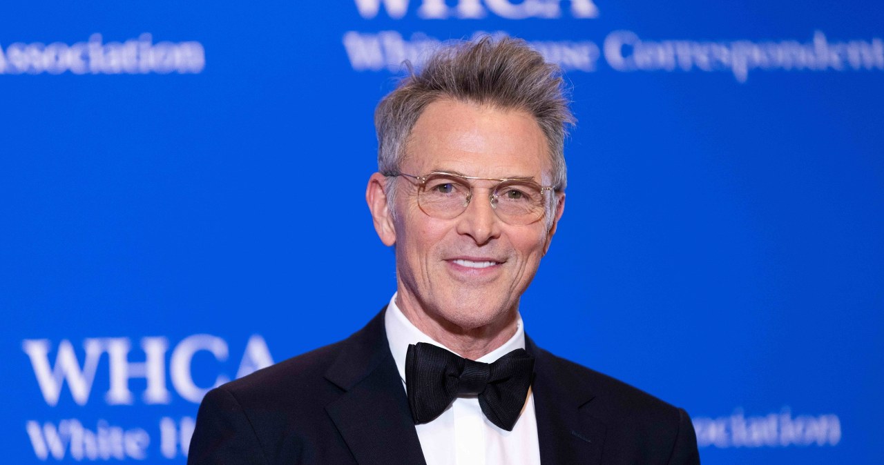 Gwiazdor głośnych seriali kończy 70 lat. Pamiętacie go ze "Skrzydeł" i "Madam Secretary"?