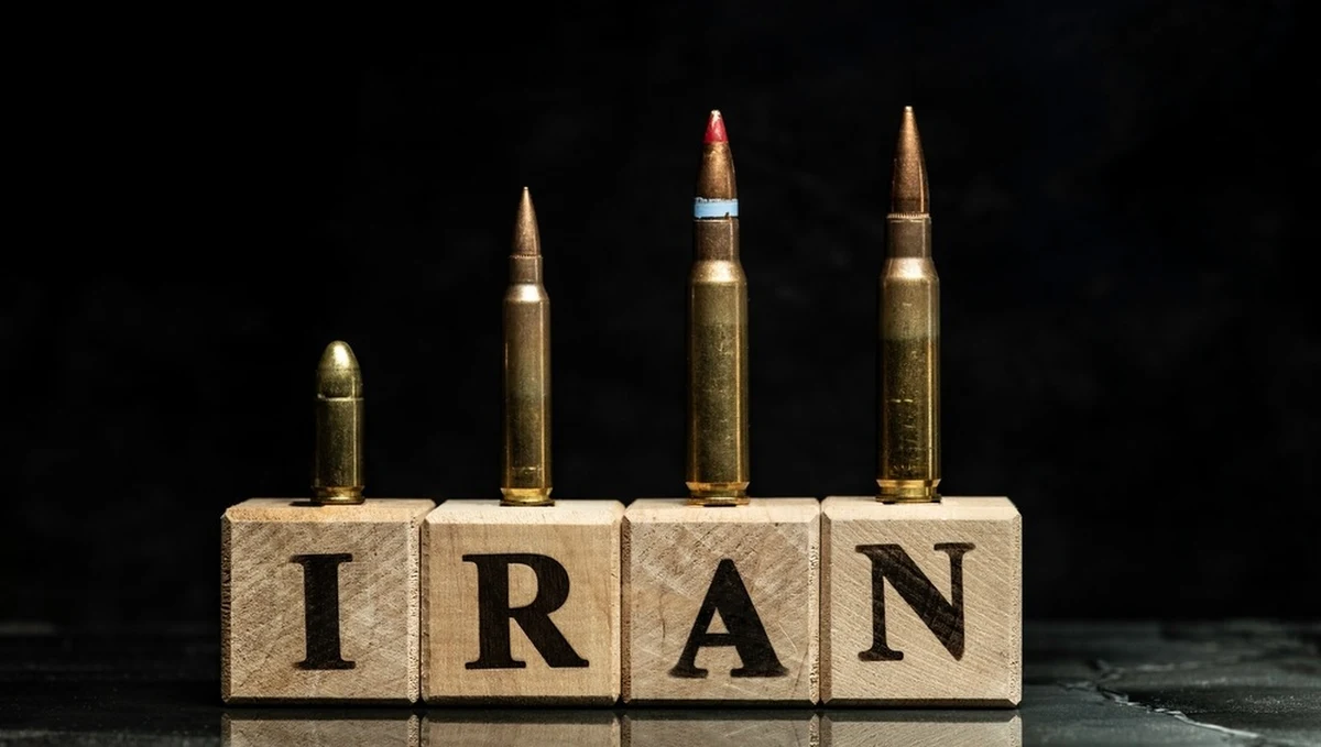 Departament Stanu USA ogłosił ewakuację „niezwiązanych z sytuacjami krytycznymi” pracowników ambasady w Izraelu oraz ich rodzin. Decyzja zapadła w związku z narastającym napięciem na linii Waszyngton–Teheran i obawami przed możliwym konfliktem zbrojnym - podaje serwis Axios.