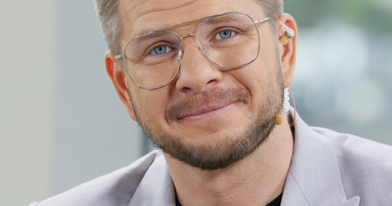 Filip Chajzer z nową partnerką na premierze książki. Kim jest tajemnicza blondynka? — image 2