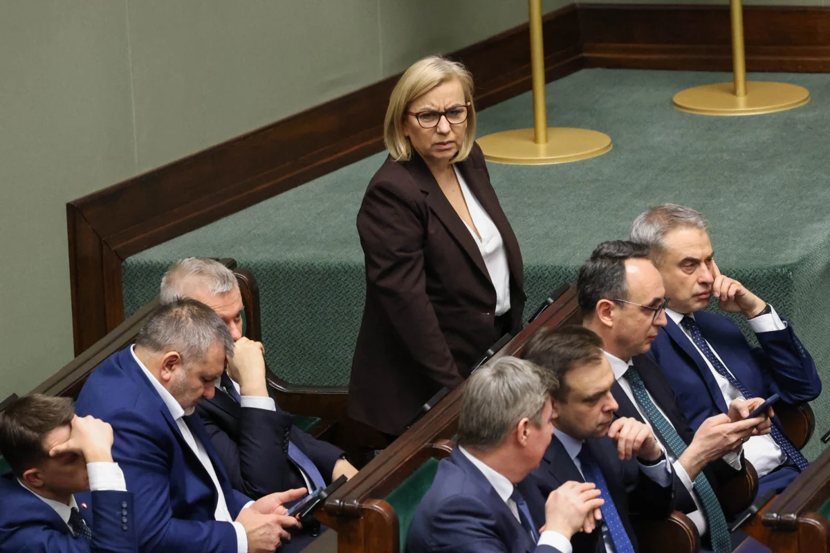 Paulina Hennig-Kloska została jednogłośnie wybrana prezeską nowo powołanego stowarzyszenia członków klubu Centrum. "W drugim kroku będziemy chcieli powołać partię polityczną" - zaznaczyła.