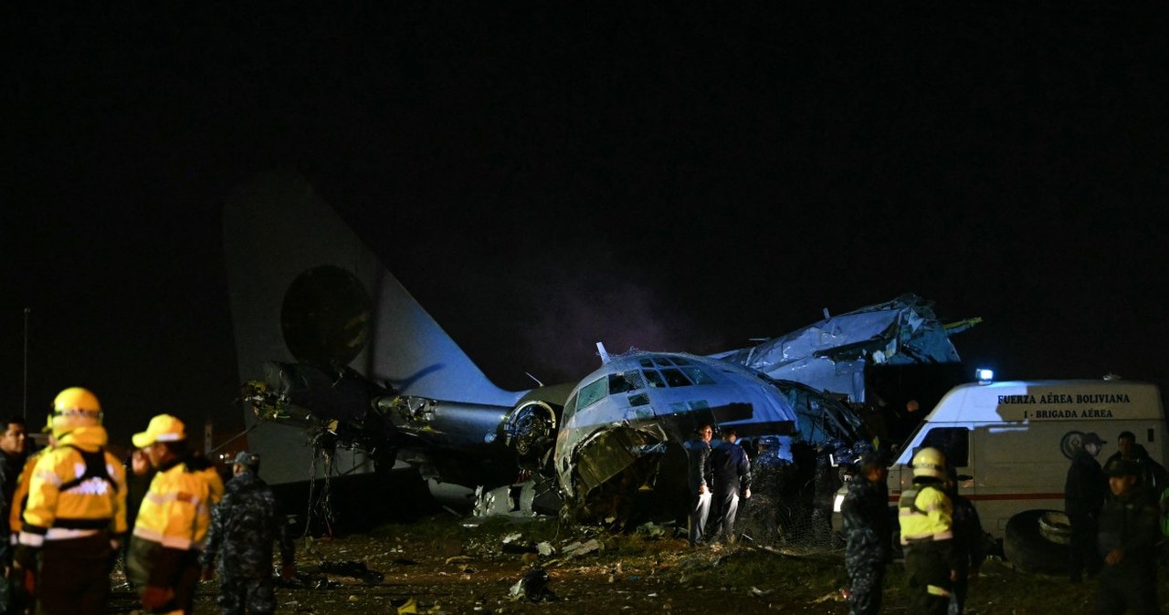 Samolot z transportem pieniędzy runął na drogę. Liczne ofiary w Boliwii