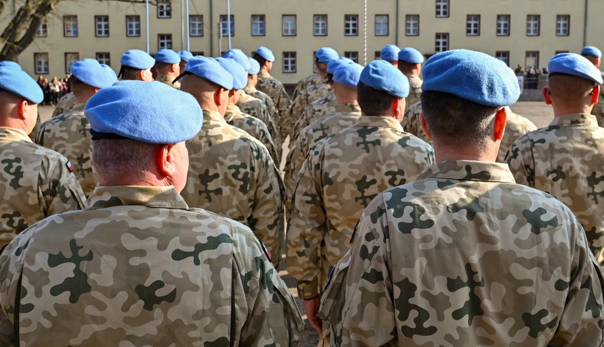 ​"Sytuacja Polskich Kontyngentów Wojskowych na Bliskim Wschodzie jest na bieżąco monitorowana" - poinformowało w sobotę Dowództwo Operacyjne Rodzajów Sił Zbrojnych. Komunikat ma związek z atakiem na Iran, którego dokonały Izrael i Stany Zjednoczone. Polscy żołnierze są obecni w Libanie i Iraku.