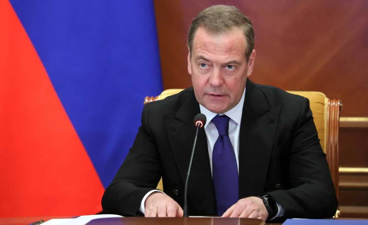 Dmitrij Miedwiediew, wiceprzewodniczący Rady Bezpieczeństwa Federacji Rosyjskiej, skrytykował prezydenta Stanów Zjednoczonych Donalda Trumpa za atak na Iran. Przy okazji nawiązał do odległej historii...