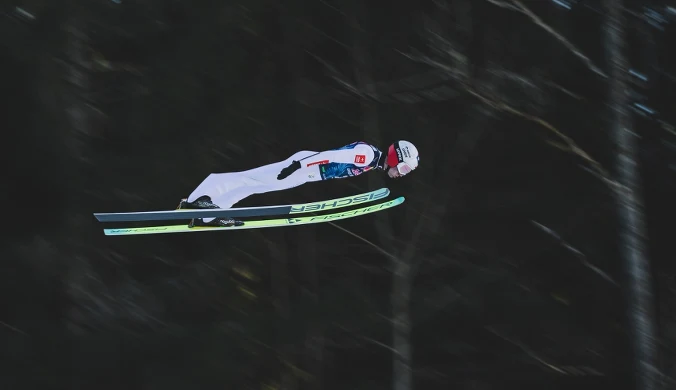 Najdłuższy lot Stocha, i to tuż przed najważniejszym skokiem. Jest nadzieja