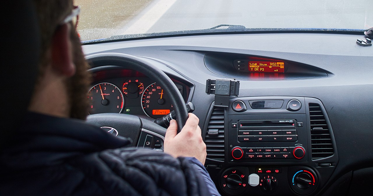 Jakie dokumenty trzeba ze sobą wozić w samochodzie w 2026 roku?