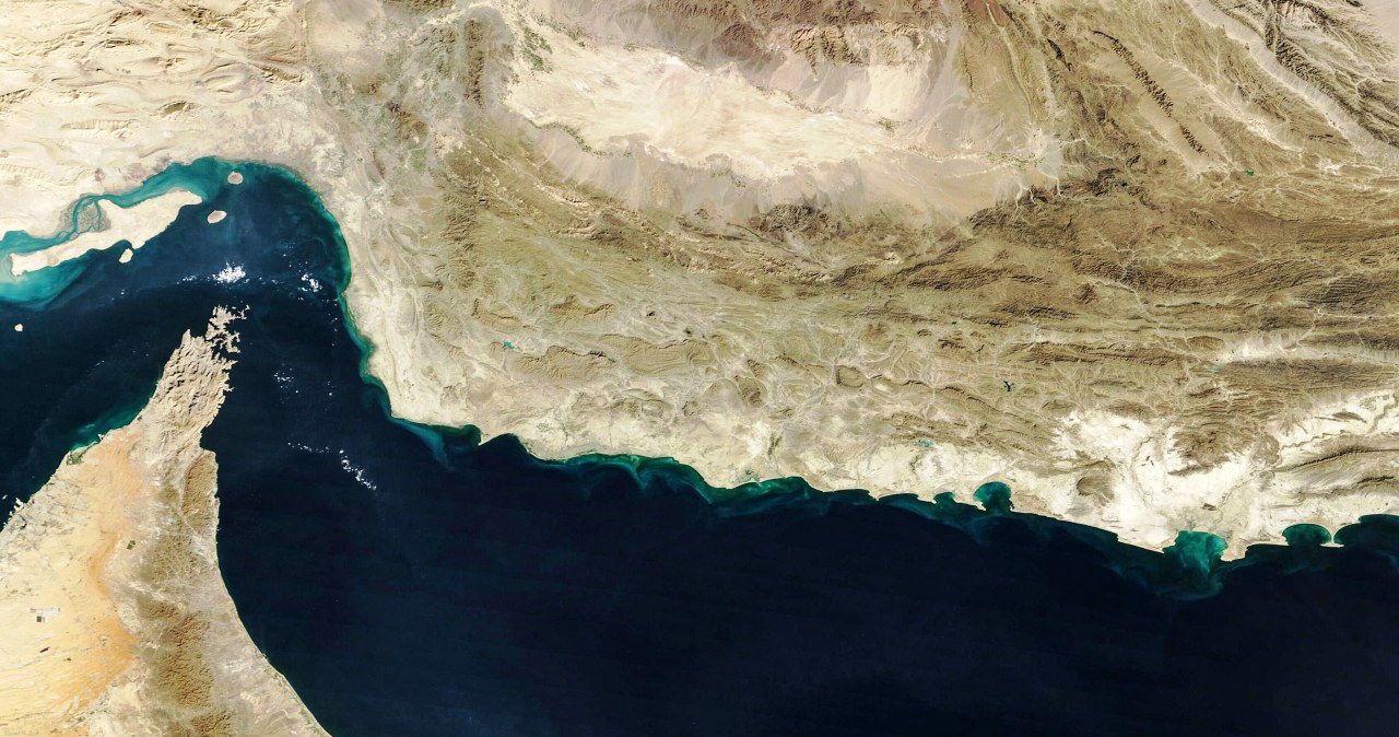 Kluczowy szlak dla ropy naftowej. Iran może wstrząsnąć rynkiem