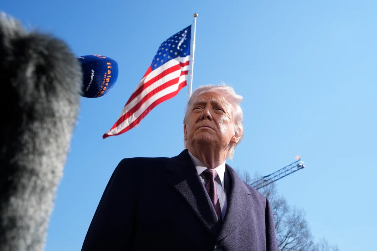 ​Prezydent Stanów Zjednoczonych Donald Trump w rozmowie telefonicznej z dziennikiem "Washington Post" podkreślił, że jego głównym celem w działaniach wobec Iranu jest zapewnienie wolności tamtejszym obywatelom. "Jedyne, czego chcę, to wolność dla ludzi" - stwierdził w swojej pierwszej wypowiedzi od ogłoszenia operacji nazwanej "Epicka furia".