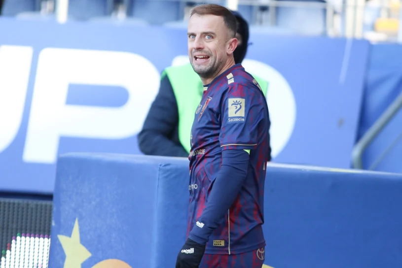 Sceny przed meczem Pogoni, Grosicki i Haditaghi w samym centrum. Na oczach tłumu