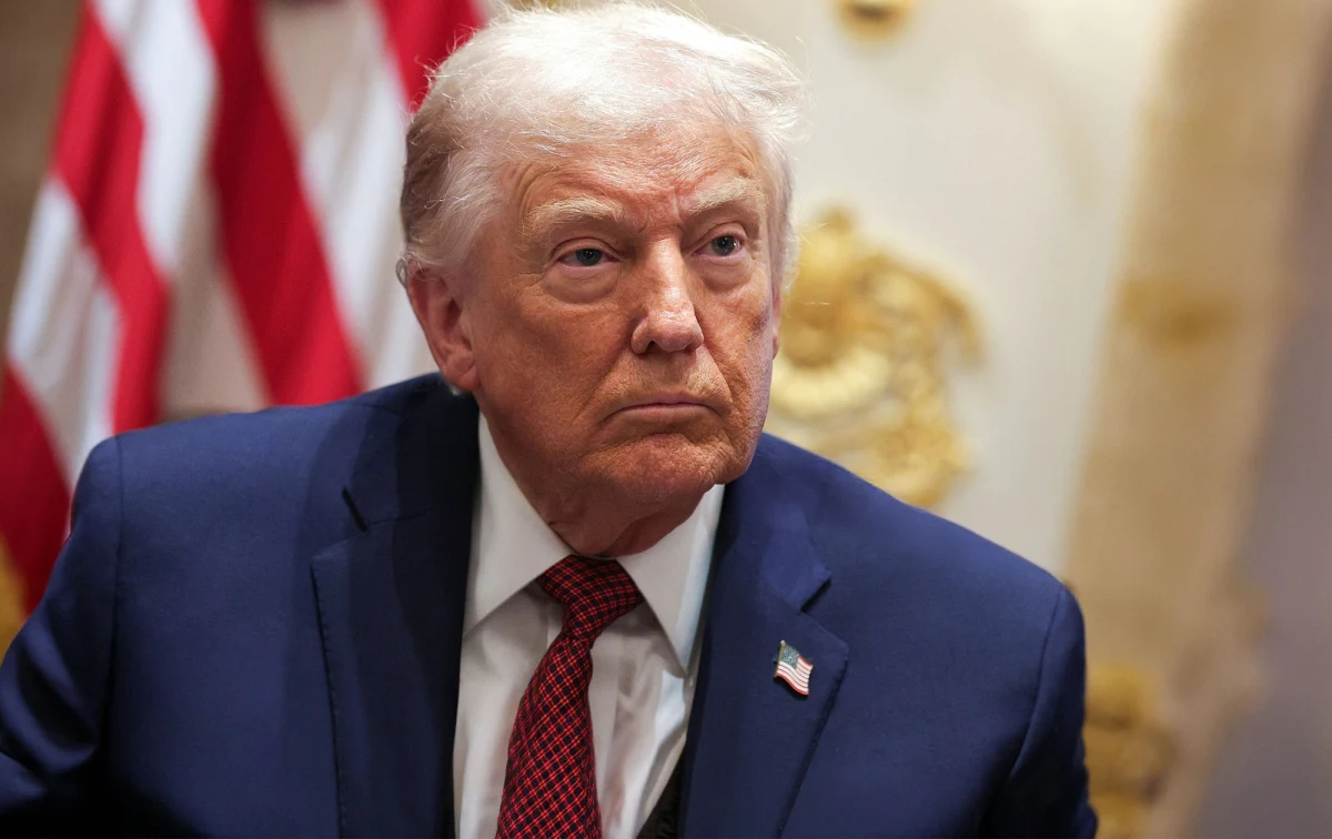 Prezydent Stanów Zjednoczonych Donald Trump w rozmowie z portalem Axios ujawnił szczegóły możliwych scenariuszy działań militarnych wobec Iranu. Amerykański przywódca podkreślił, że operacja może potrwać zaledwie kilka dni lub przerodzić się w długotrwałą kampanię, której celem byłoby całkowite przejęcie kontroli nad krajem.