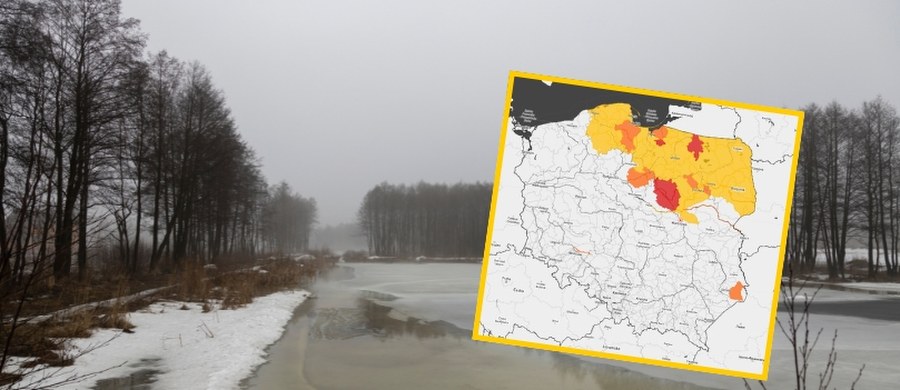 Instytut Meteorologii i Gospodarki Wodnej wydał szereg ostrzeżeń dla wielu regionów Polski. Najpoważniejsze dotyczą gwałtownych wezbrań rzek oraz roztopów, a także gęstej mgły ograniczającej widoczność.