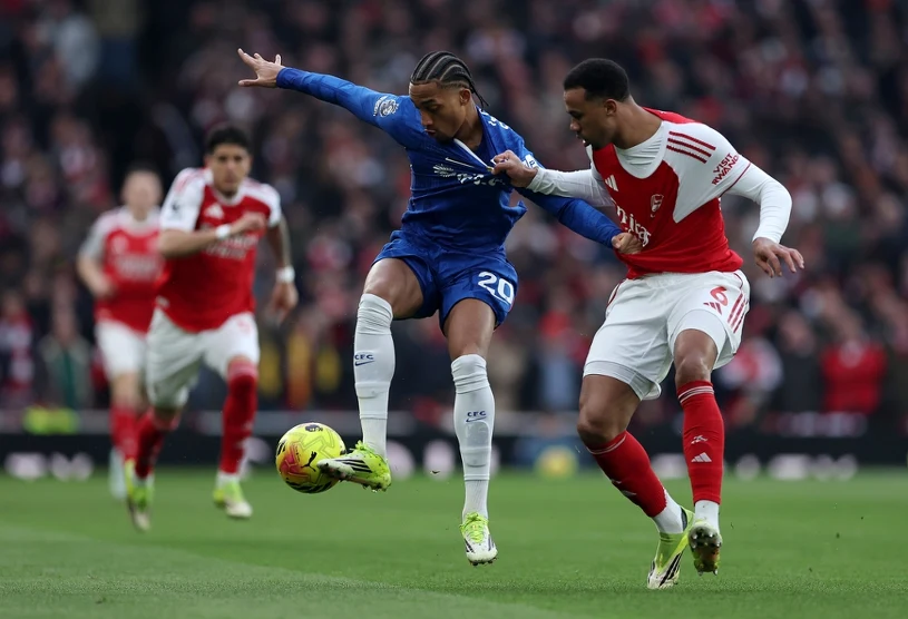 Trzy bliźniacze gole i czerwona kartka. Wielki spektakl w derbach Londynu