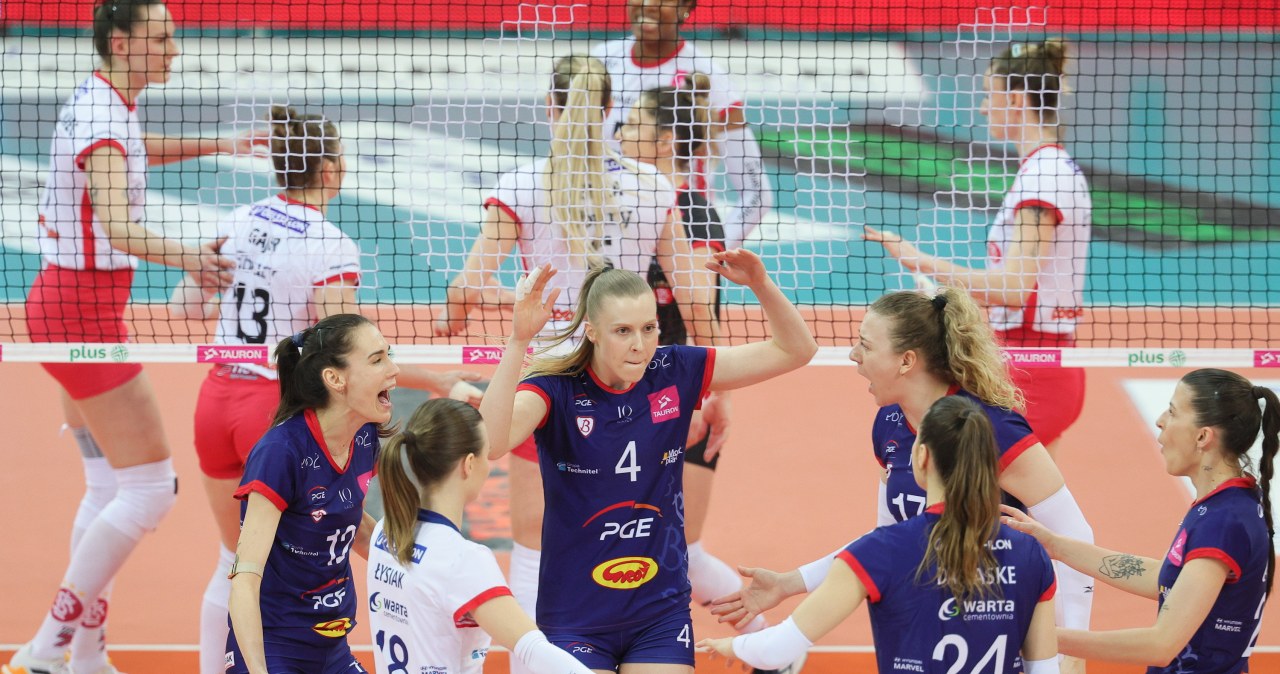 Totalna dominacja w siatkarskich derbach Łodzi. Pogrom - gospodynie zmiecione z boiska
