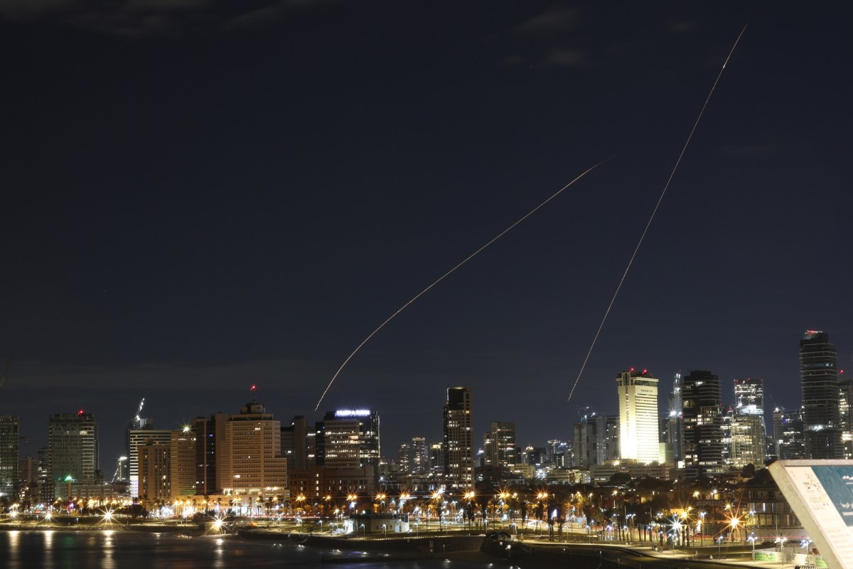 "Natychmiast udać się do schronów". Eksplozje w Izraelu