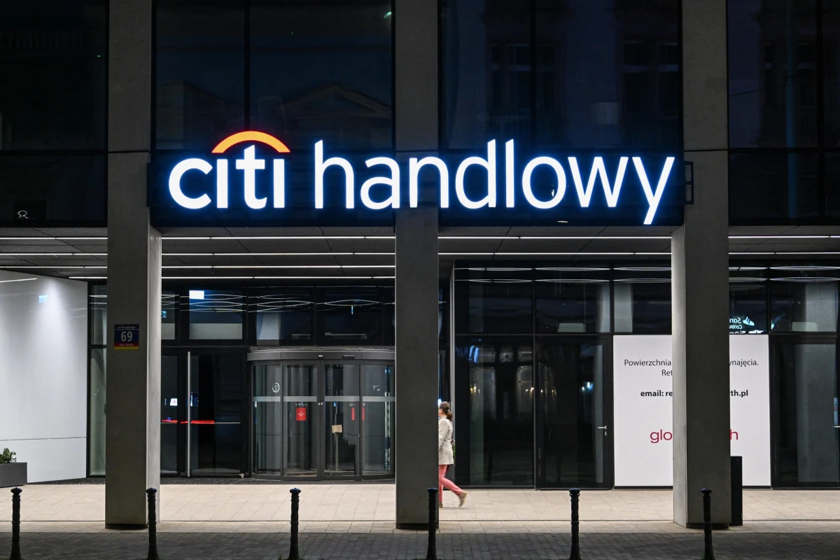Bank Citi Handlowy od 10 marca wstrzyma przyjmowanie nowych wniosków o kredyt mieszkaniowy i pożyczkę hipoteczną. Jest to związane z przygotowaniami do przyłączenia części detalicznej banku do VeloBanku oraz konieczności zakończenia obsługi już złożonych wniosków.
