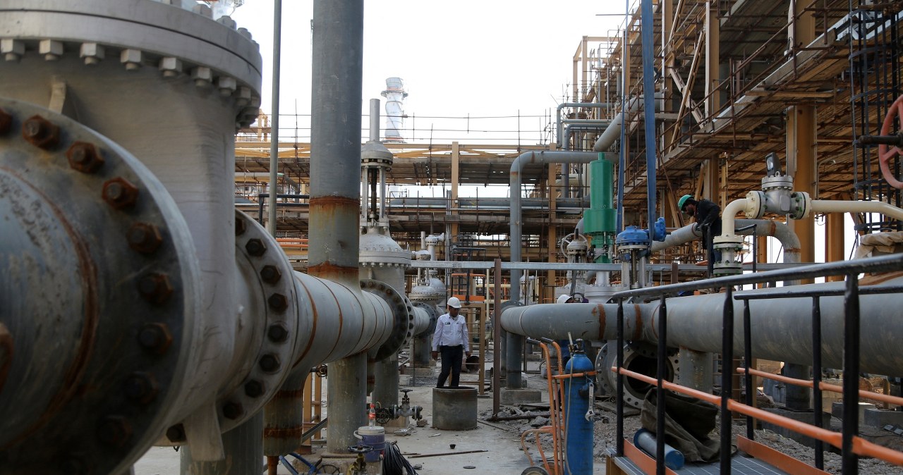 Ceny ropy po ataku na Iran mocno w górę. Wiele zależy od jednej decyzji