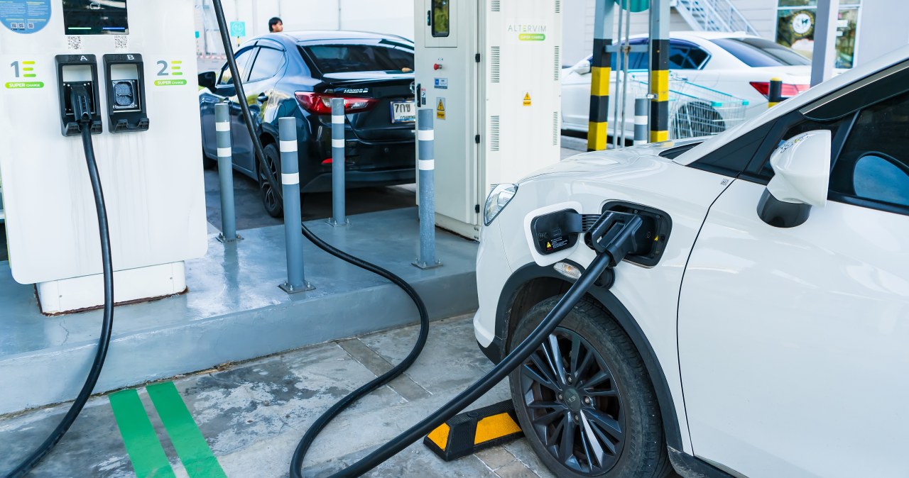 13 zł za 100 km i ładowanie w 5 minut. Do pełna szybciej niż tankowanie