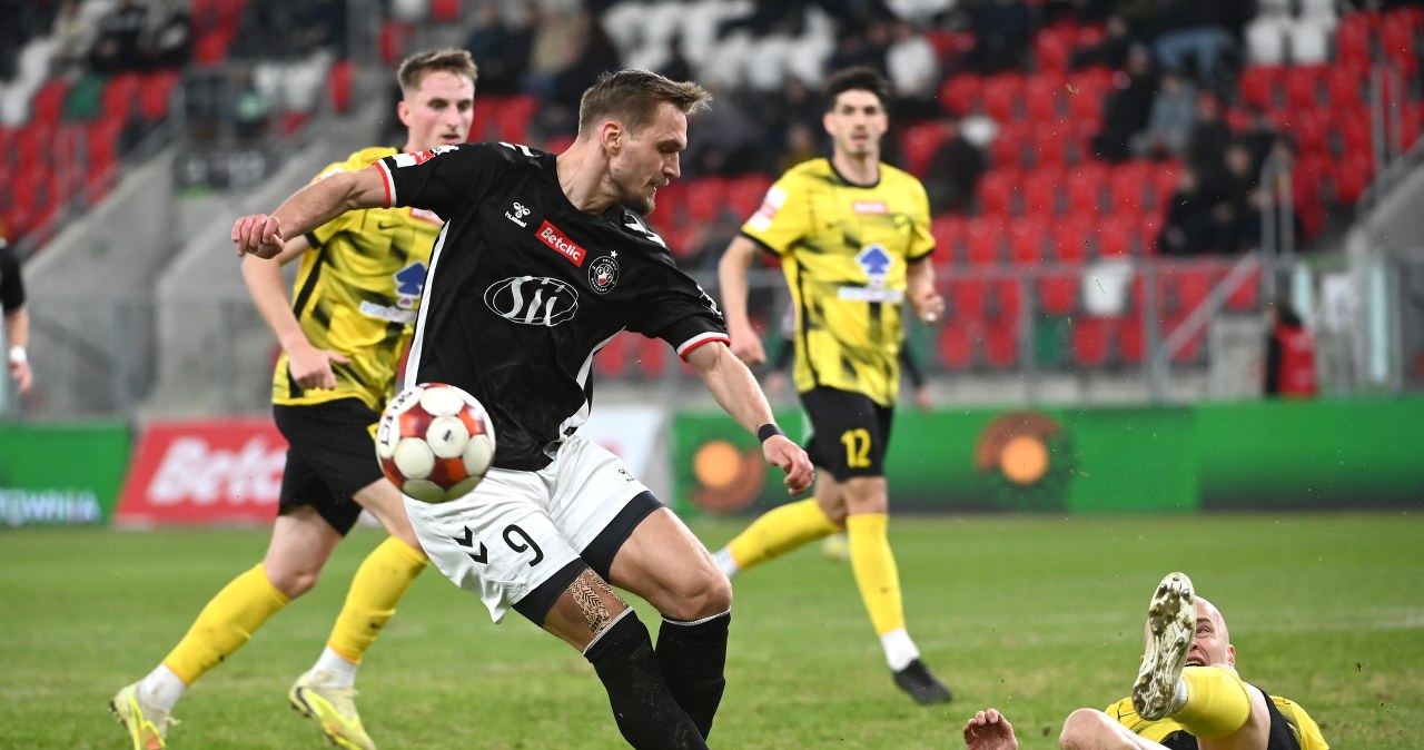 Wieczysta odroczyła wyrok. Zdecydowała ostatnia minuta. Zmiany na szczycie